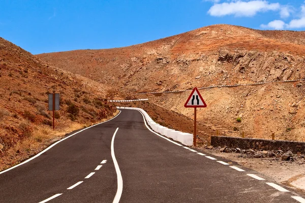 Horská silnice fuerteventura. — Stock fotografie