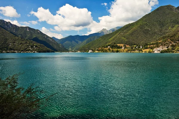 Lago di ledro, Itálie. — Stock fotografie