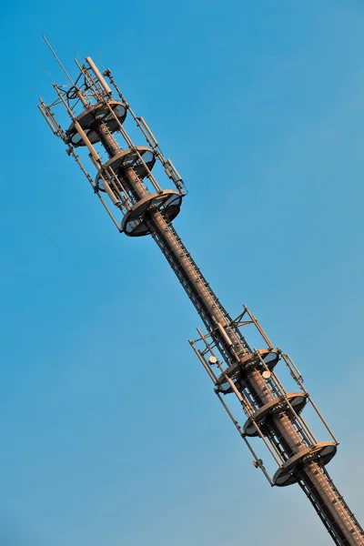 Wieża radiowo-telewizyjna. — Zdjęcie stockowe