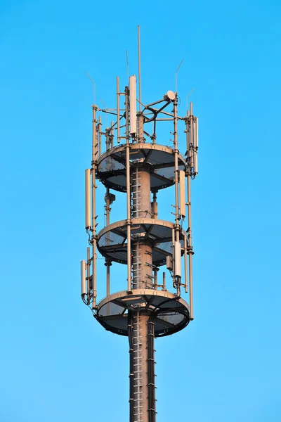 Телекоммуникационная башня . — стоковое фото