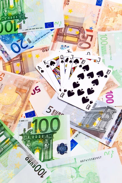 Maça kartları ve euro banknot. — Stok fotoğraf