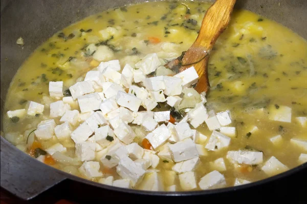 Vegetarisches Essen: Wir kochen Suppe Stockbild