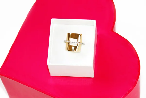 Zlatý prsten dárek — Stock fotografie
