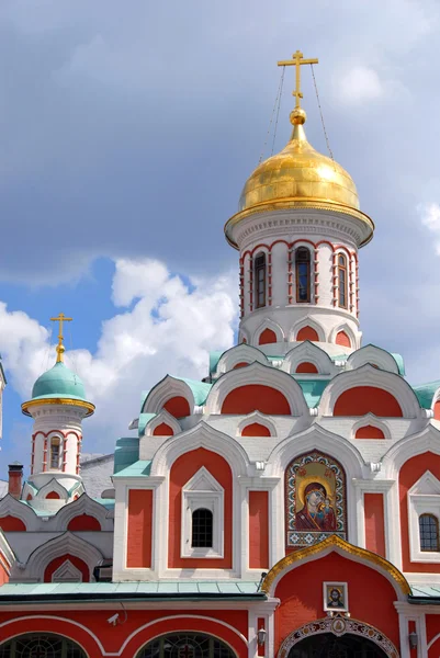 Kerk op het Rode plein in Moskou — Stockfoto