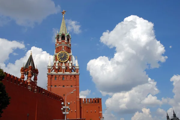 La torre Cremlino Spasskaya a Mosca — Foto Stock