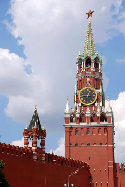 Het kremlin spasskaya toren in Moskou — Stockfoto