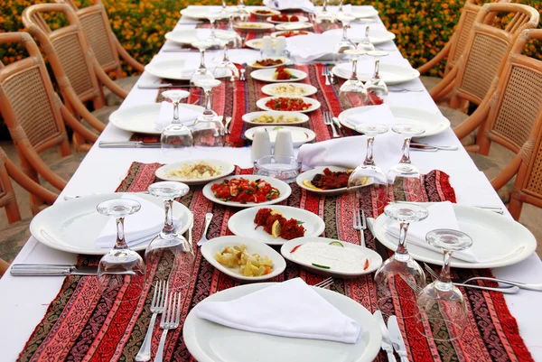 Stůl k večeři — Stock fotografie