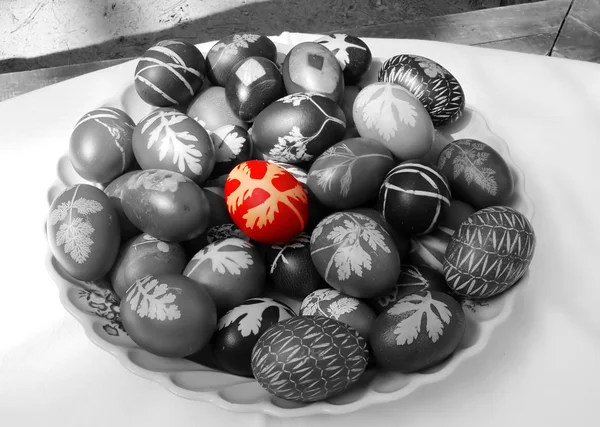 Colorir ovos de Páscoa — Fotografia de Stock
