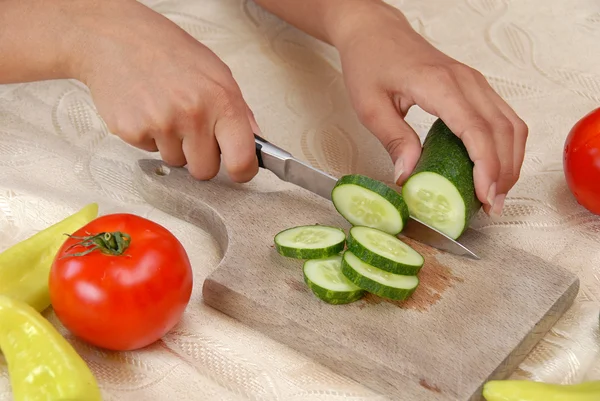 Preparación de ensalada de verduras —  Fotos de Stock
