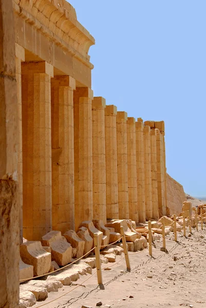 Tempel van Hatsjepsoet — Stockfoto
