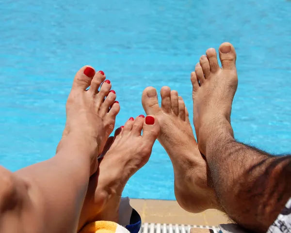 Male and female feet — Stock Photo, Image