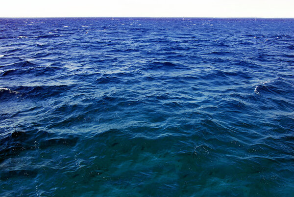 Поверхность морской воды
