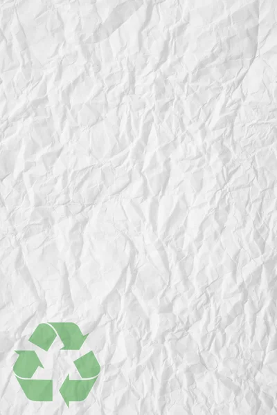 Papel crumpled branco e sinal da reciclagem — Fotografia de Stock