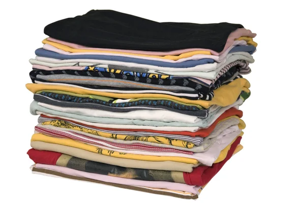 Stack av färgade t-shirts — Stockfoto