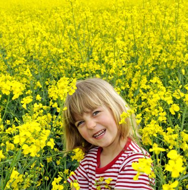 rapefield, küçük kız