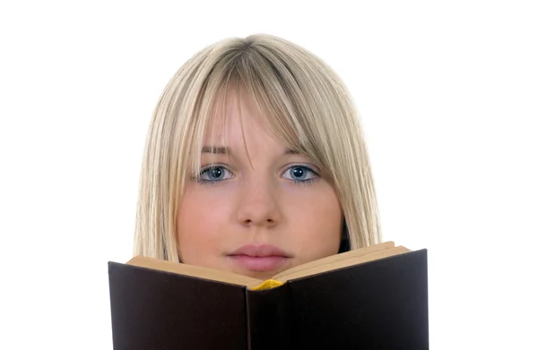 Молодая женщина с книгой — стоковое фото