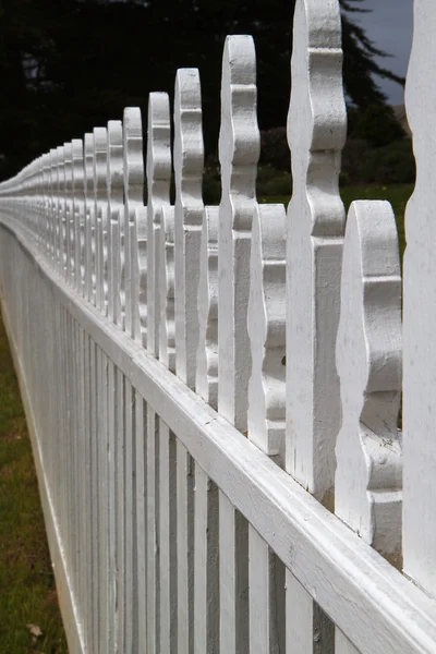 Bílým plotem větší dof — Stock fotografie