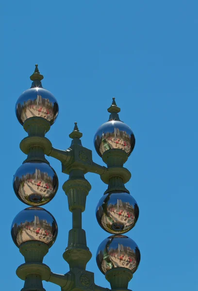 Posts de lâmpada de bola de espelho — Fotografia de Stock