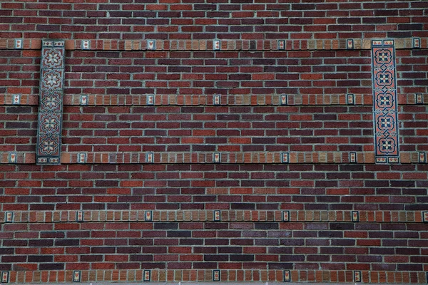Mur de briques avec design de tuiles — Photo