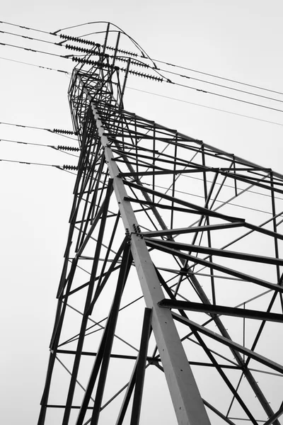 Lado da torre de energia elétrica — Fotografia de Stock