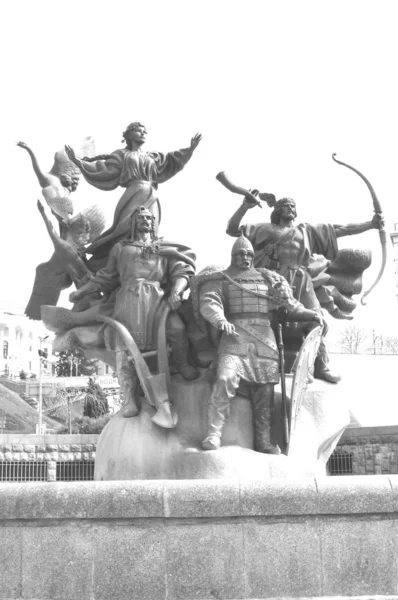 Kyjev Ukrajina sochařská kompozice — Stock fotografie