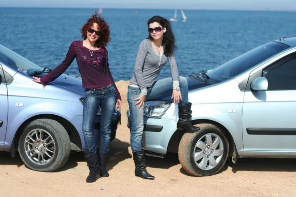 Meninas e carros — Fotografia de Stock