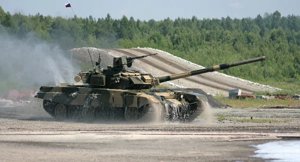 Russischer Panzer — Stockfoto