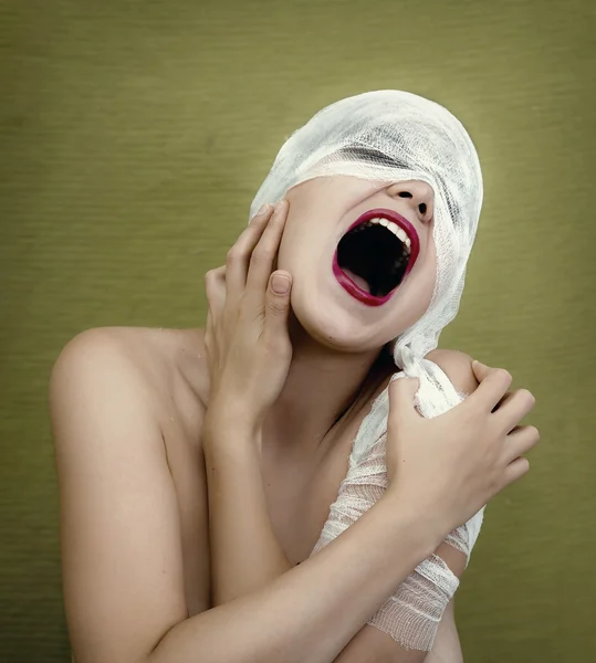 Кричащая женщина — стоковое фото