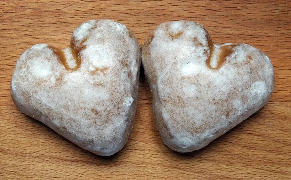 심 혼의 형태로 2 gingerbreads — 스톡 사진