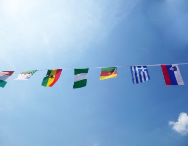 çeşitli ülke bayrakları