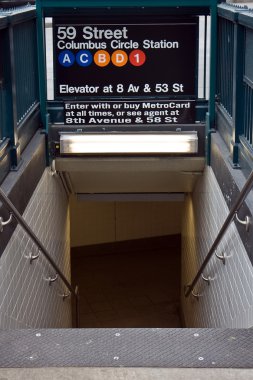New York metro girişine
