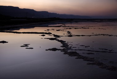 ölü deniz tuzu ve su