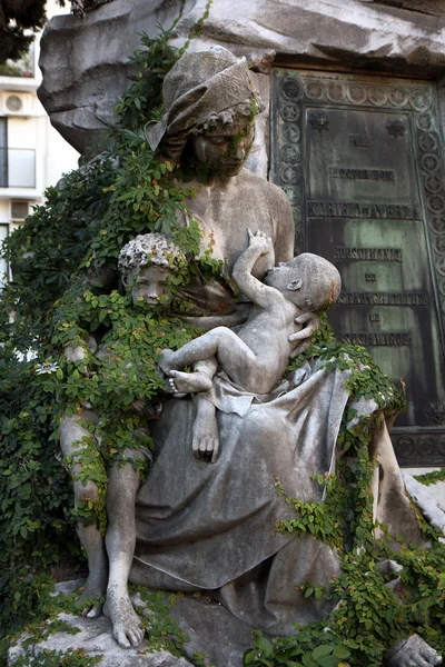 Buenos Aires cemetery sculpture — Stock Photo, Image