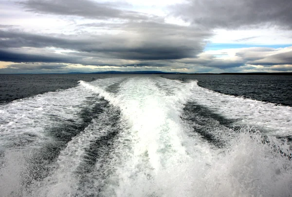 Water van de ocian met boot Golf — Stockfoto