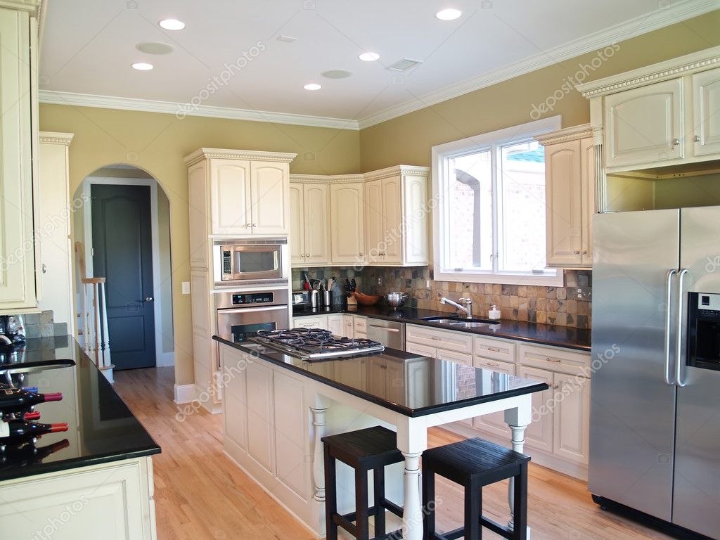 White Cabinets With Black Appliances: 17 Stunning Kitchens