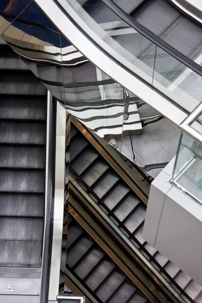 Escalera mecánica — Foto de Stock