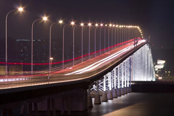 Puente de tráfico ocupado en macao — Foto de Stock