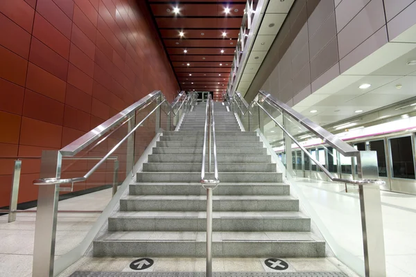 Długich schodów w — Zdjęcie stockowe