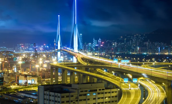 Hong Kong Puente de transporte por la noche — Foto de Stock
