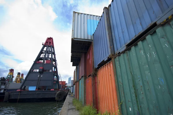 Kommerzieller Containerhafen — Stockfoto