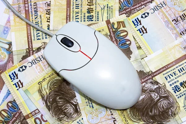 コンピューターのマウスは、$500 香港ドル紙幣 — ストック写真
