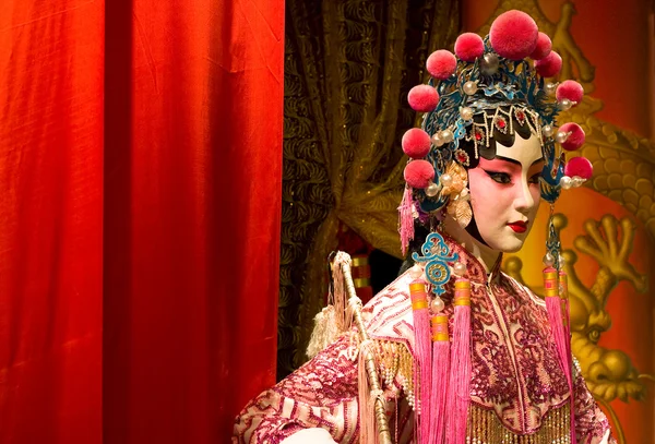 Metin alanı olarak Çin opera kukla ve kırmızı bez — Stok fotoğraf