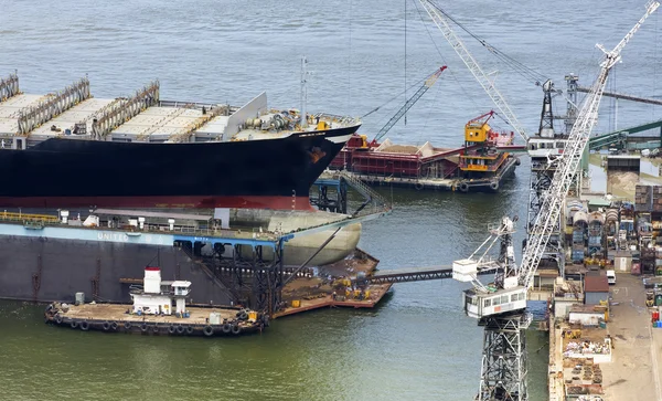 Ticari konteyner liman — Stok fotoğraf