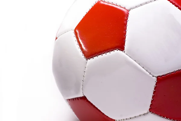 Kırmızı ve beyaz futbol kesme — Stok fotoğraf