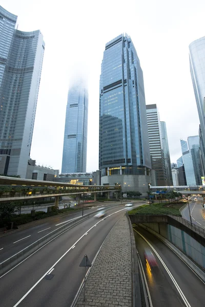 Traffico in Hong Kong di giorno e nebbia — Foto Stock