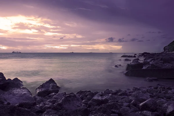 Захід сонця біля чорного моря — стокове фото
