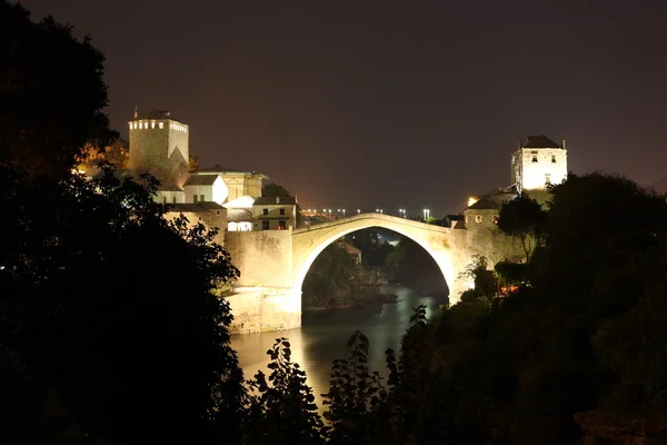 Puente Mostar por la noche —  Fotos de Stock