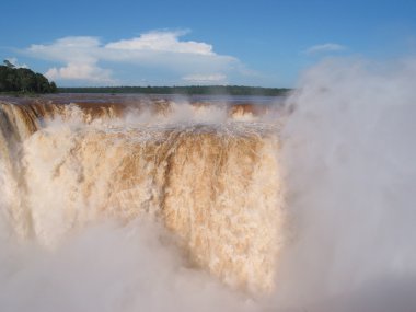 Iguassu Şelalesi