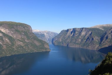 Norveç Fiyordu içinde huzurlu sahne