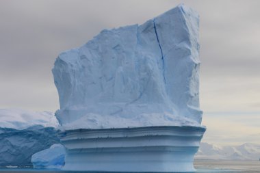 Towering iceberg clipart